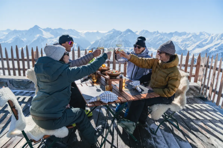 Genieten op het terras in de bergen
